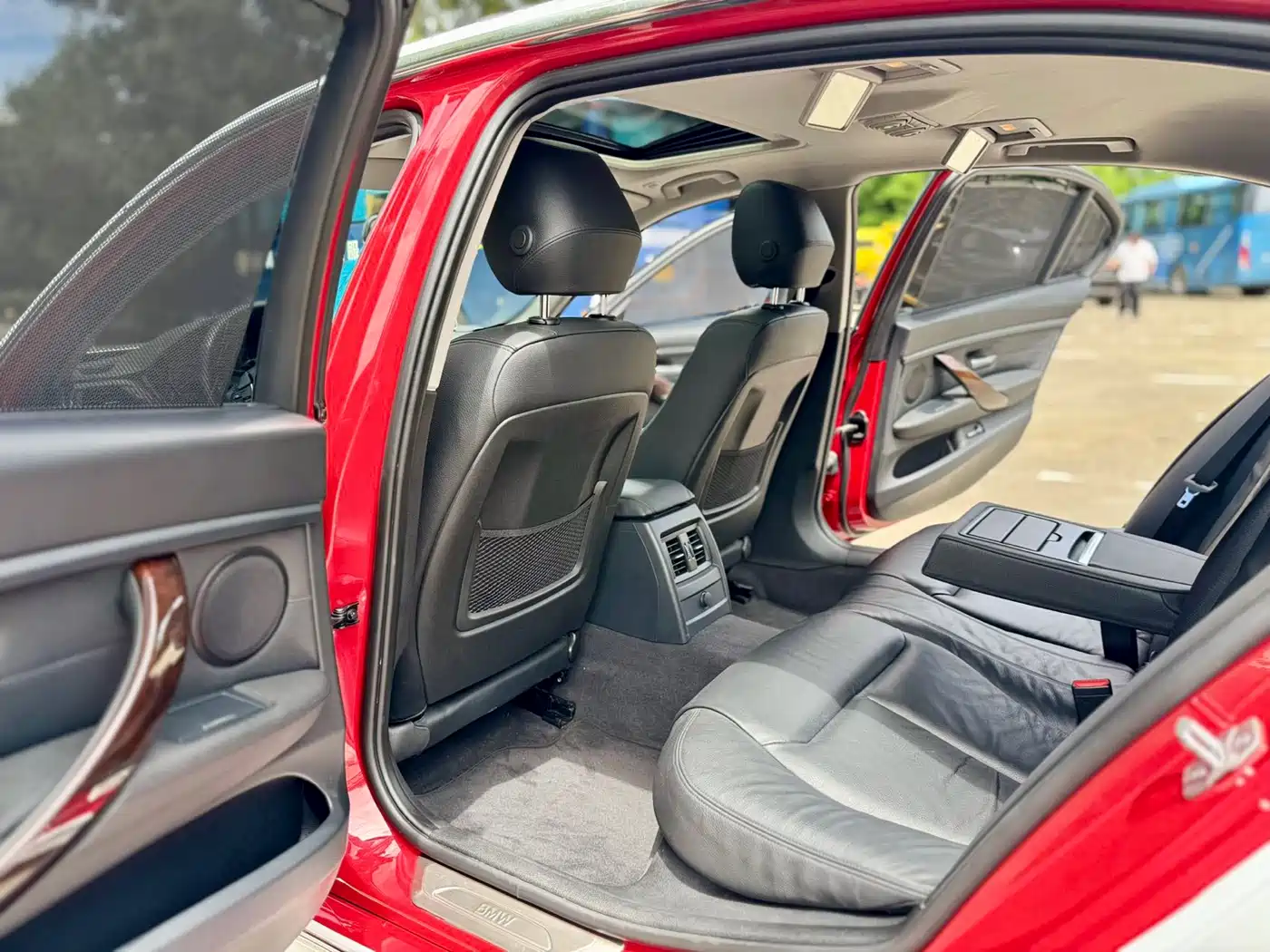 Photo 5 - BMW 3 Series