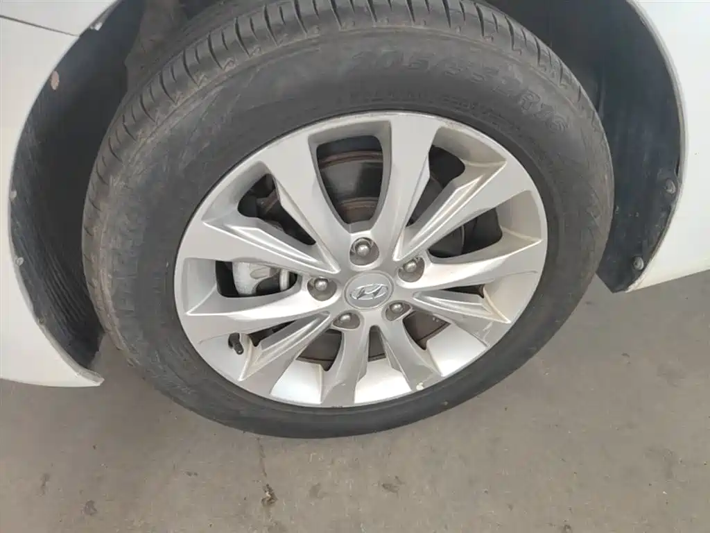 Hyundai Langdong 2016 1.6L Automatic Smart Edition фото 23