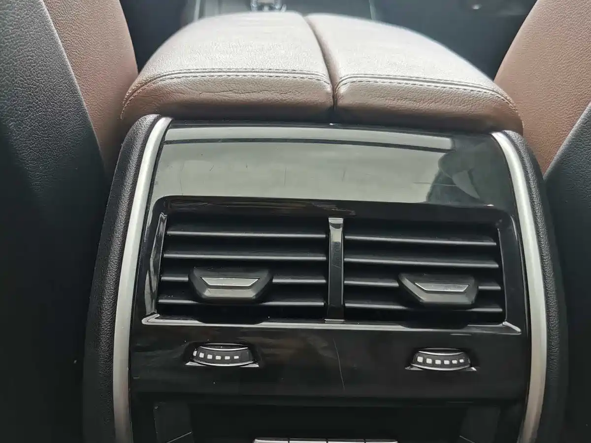 Фото 10 - BMW X7