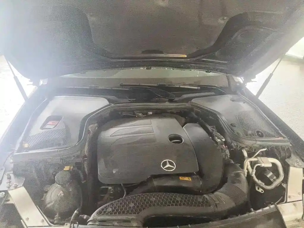 Mercedes-Benz E-Class, миниатюра 3