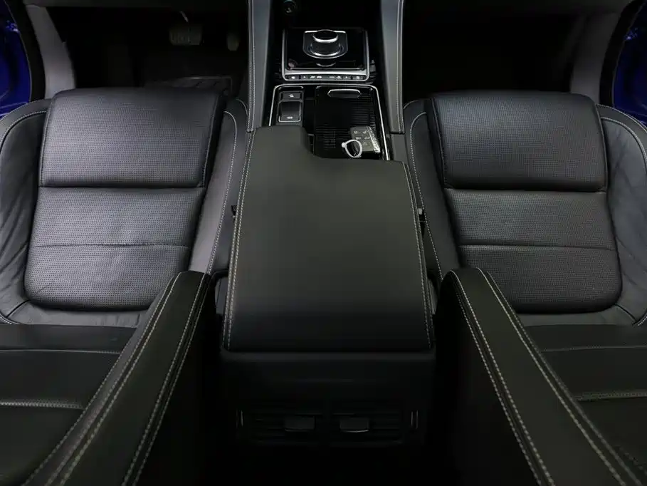 Jaguar F-PACE 2018 3.0 SC 4WD R-Sport Edition фото 10