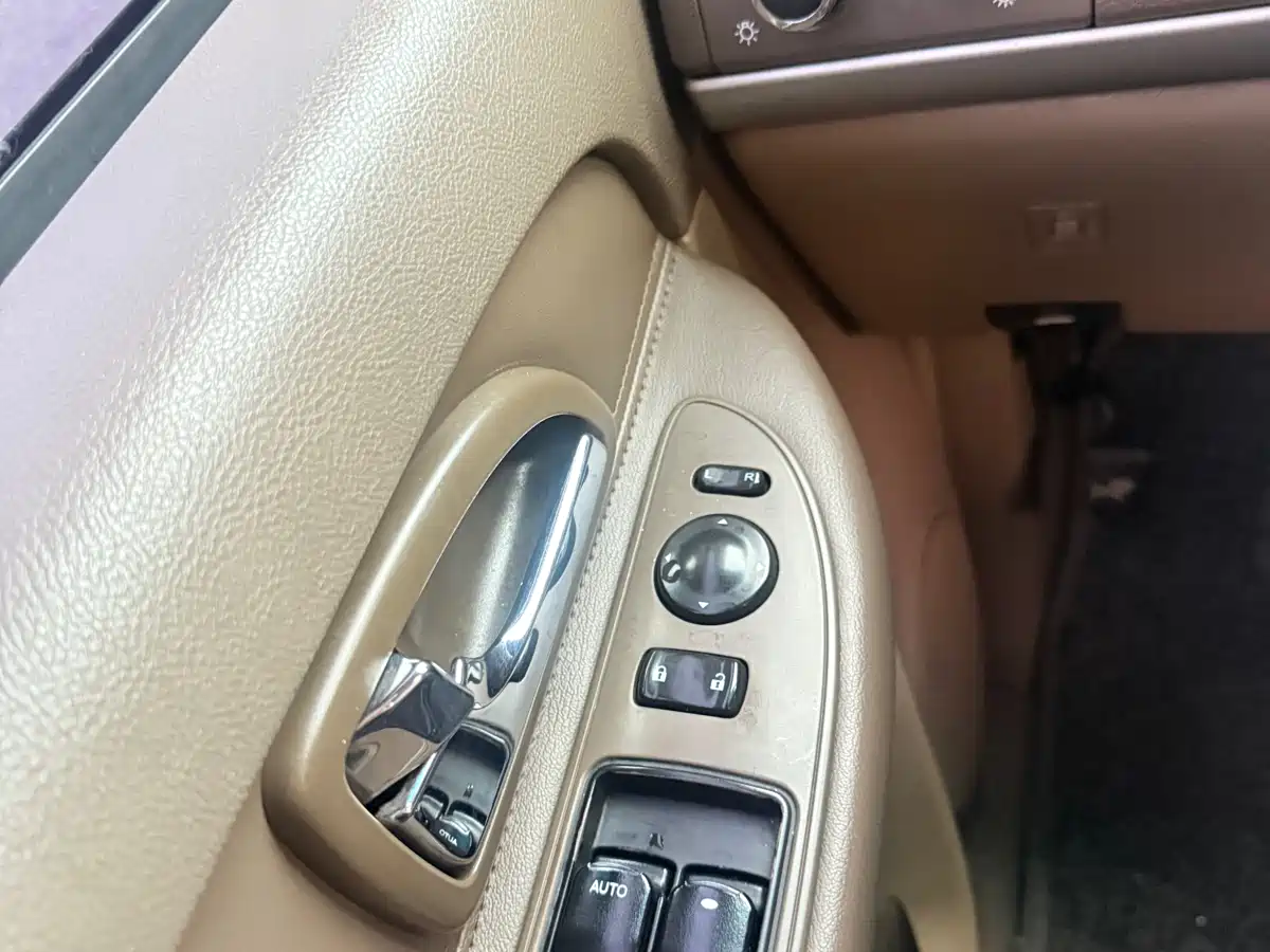 Buick GL8 2014 2.4L Classic Edition фото 13