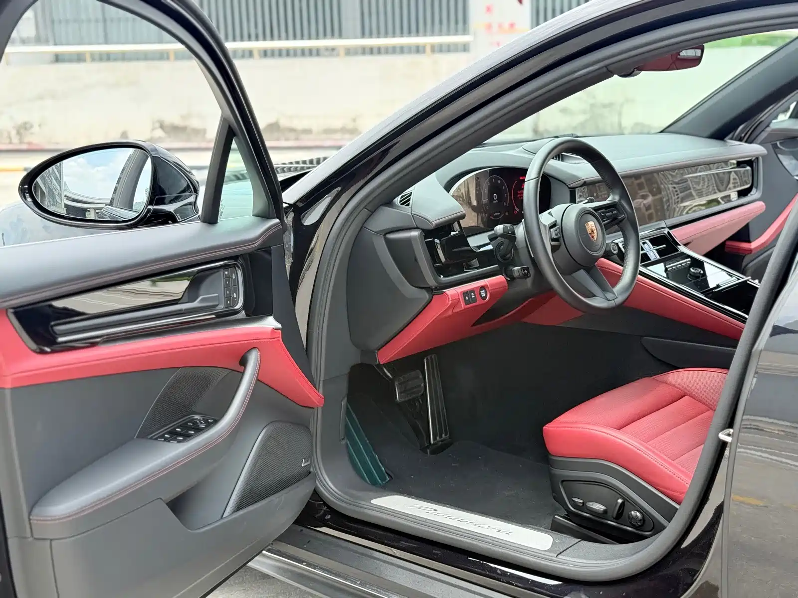 Photo 4 - Porsche Panamera