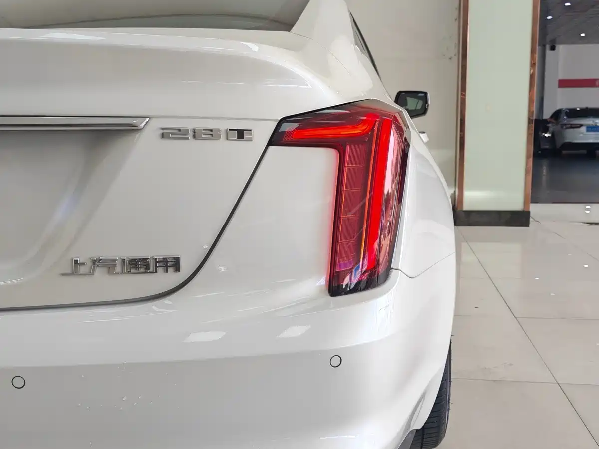 Cadillac CT5 2024 2023 28T Luxury Style (Standard Edition)