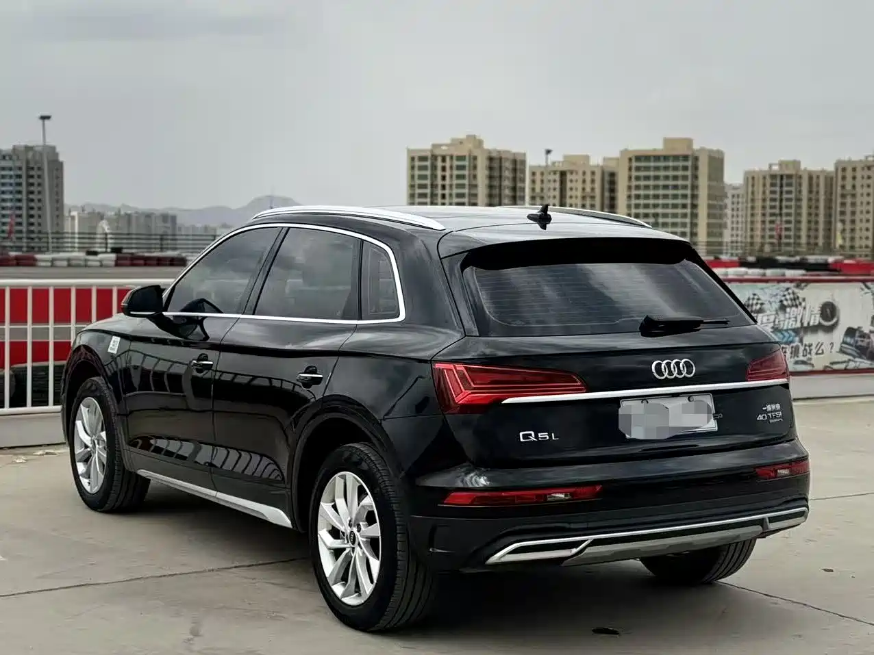 Audi Q5L 2023 40T Luxury Dynamic фото 3