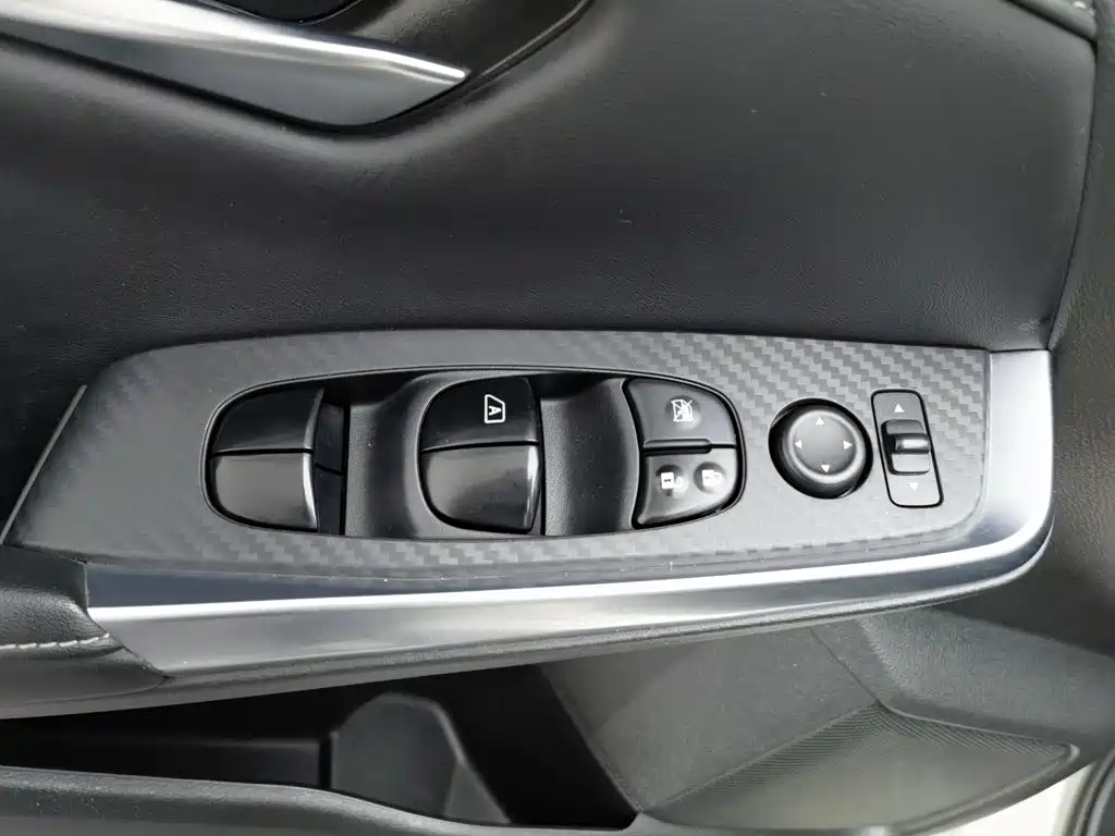 Nissan SYLPHY, миниатюра 9
