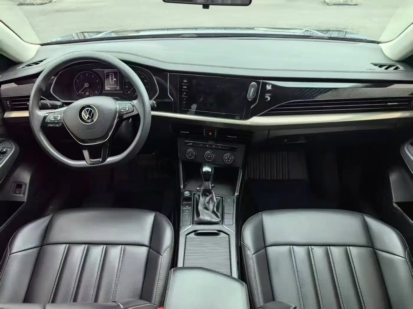 Volkswagen Passat 2022 280TSI Business Edition фото 9