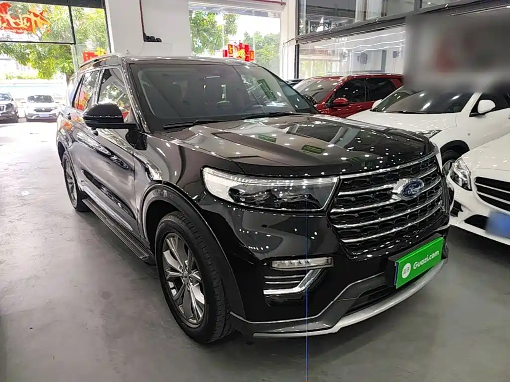 Фото 4 - Ford Explorer