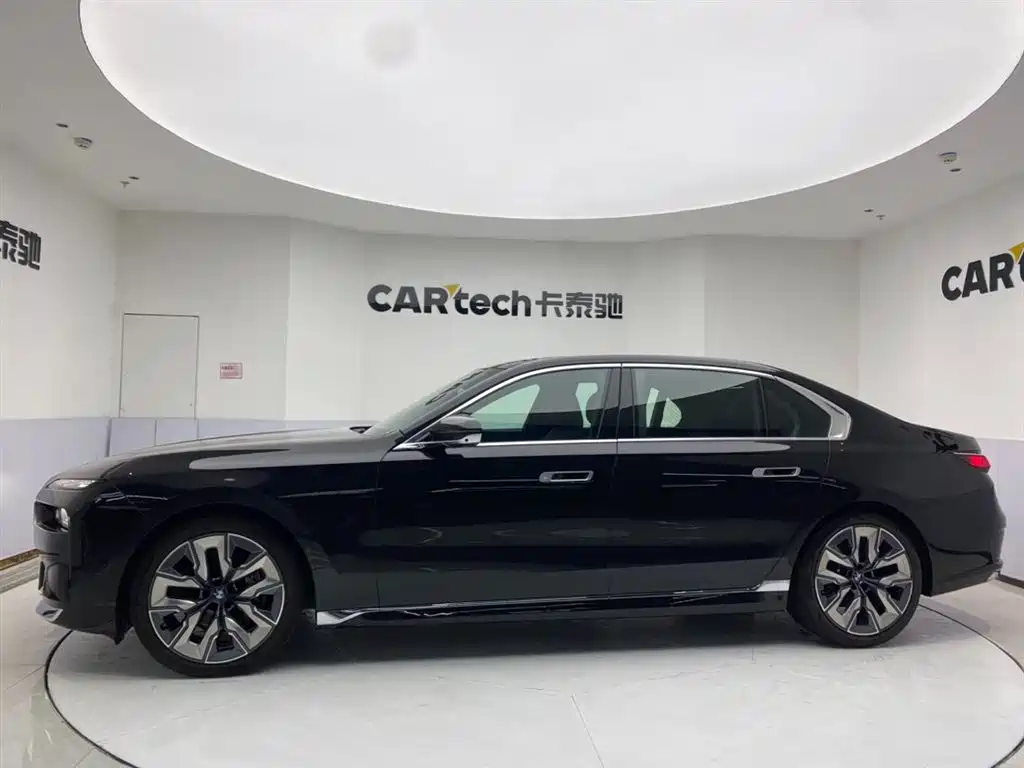 BMW 7-SERIES