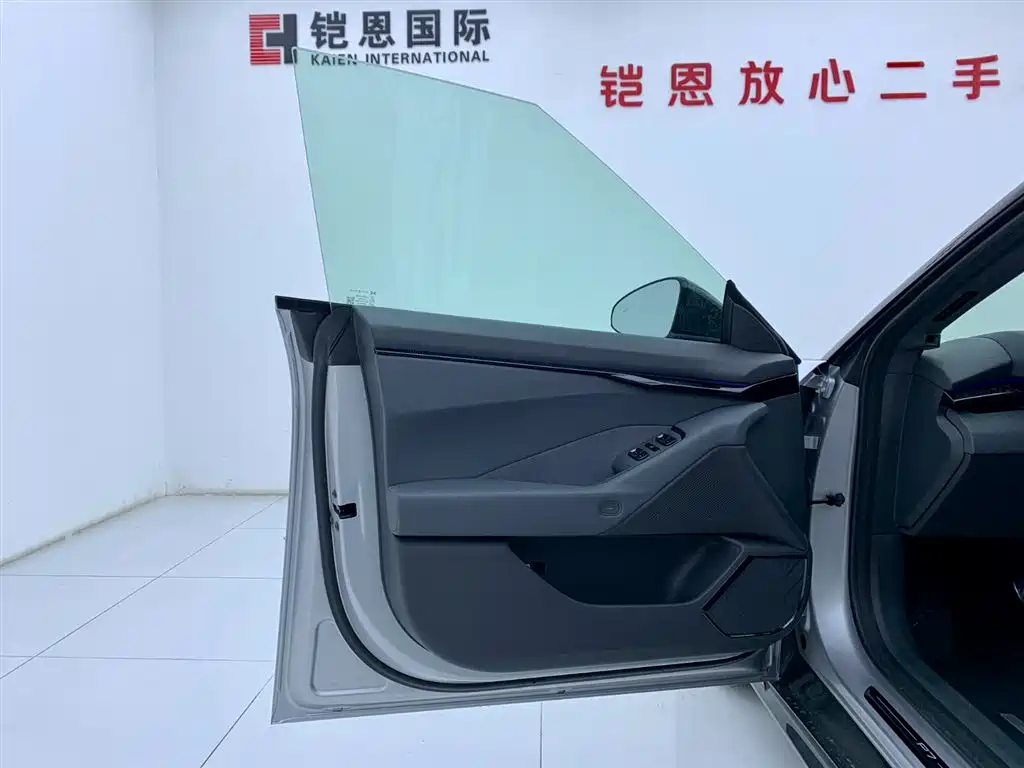 XPeng P7 2025 Roc Wing Edition фото 33