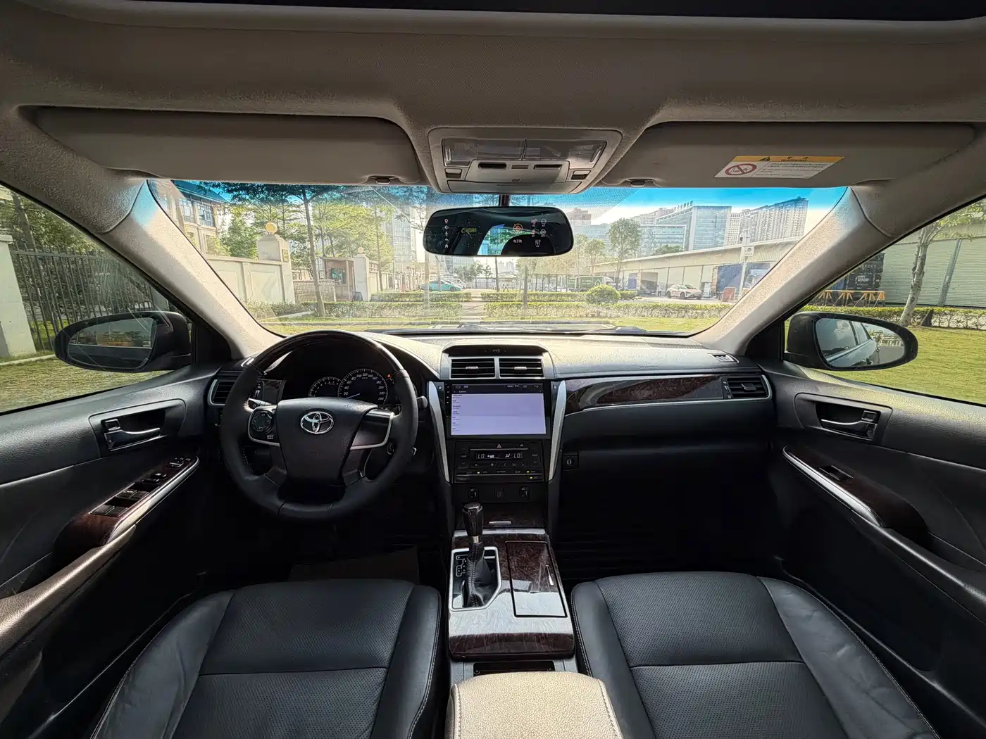 Toyota Camry 2016 2.0G 10th Anniversary Leading Edition фото 36