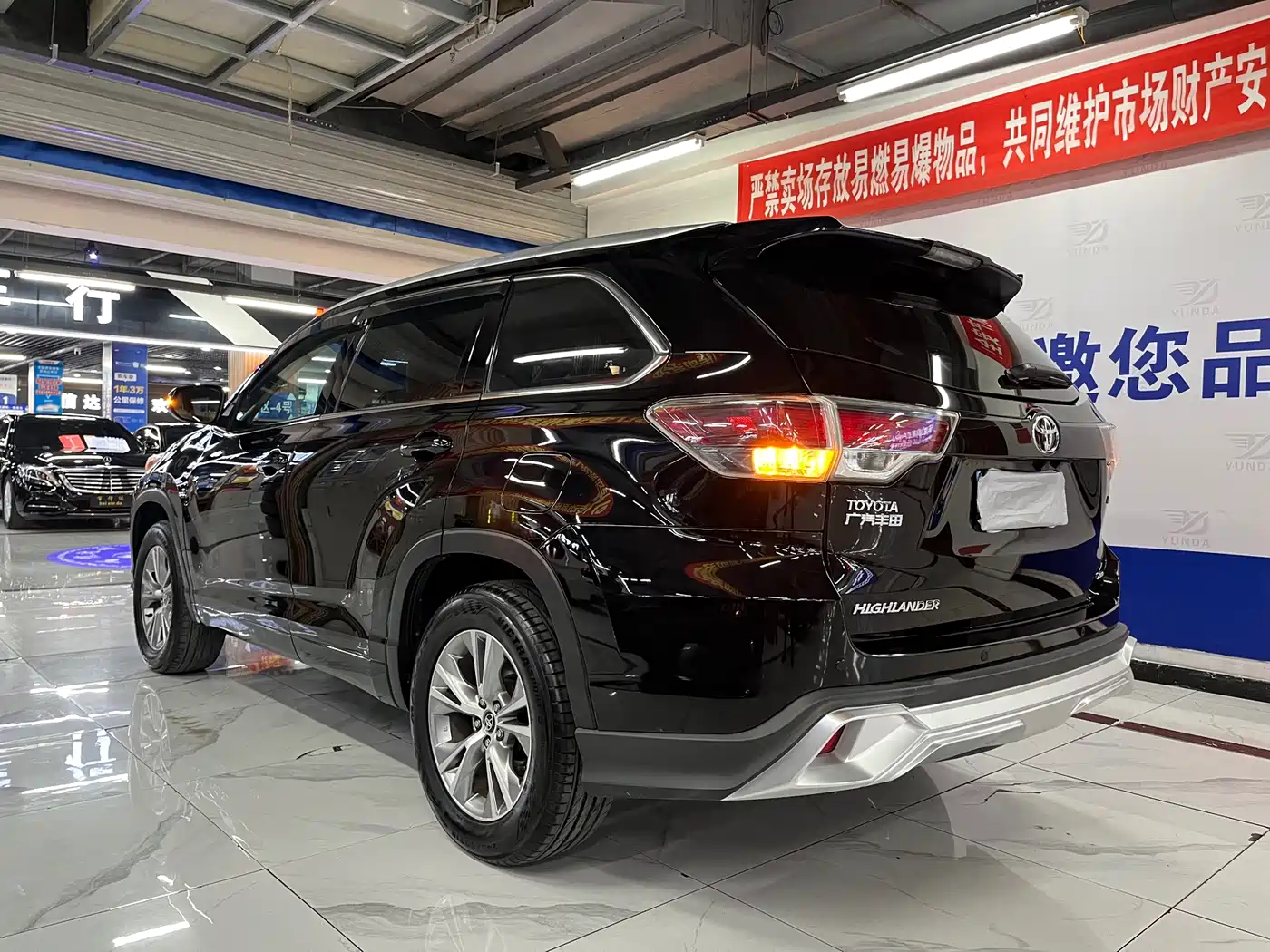 Toyota Highlander 2017 2.0T 4WD Elite 7-Seater фото 3