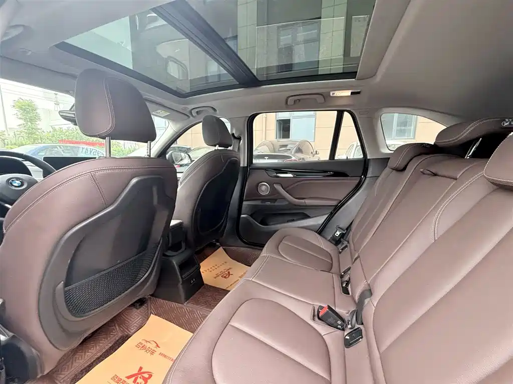 BMW X1 2022 sDrive20Li Fashion фото 9