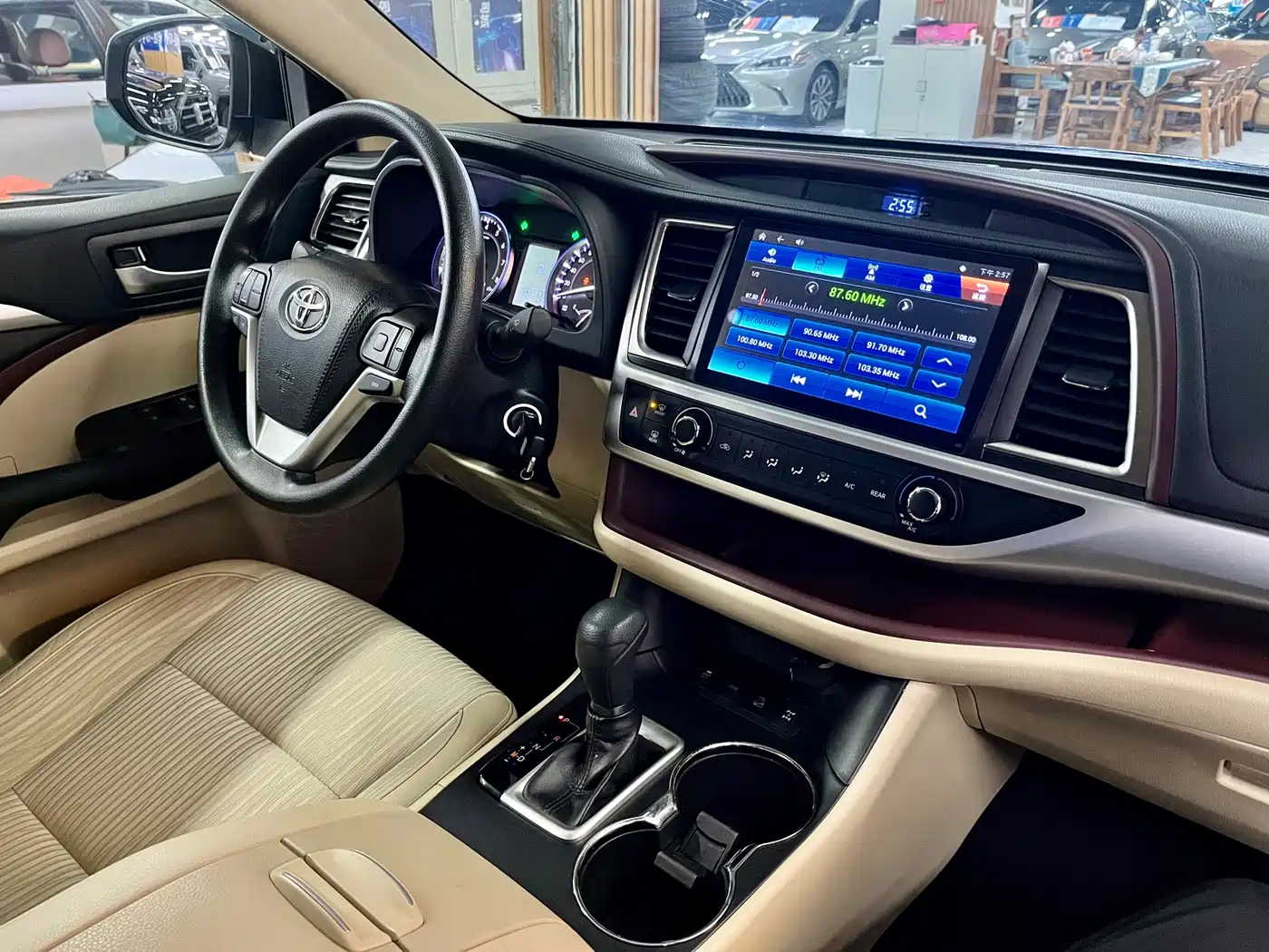 Toyota Highlander 2017 2.0T 4WD Elite 7-Seater фото 16