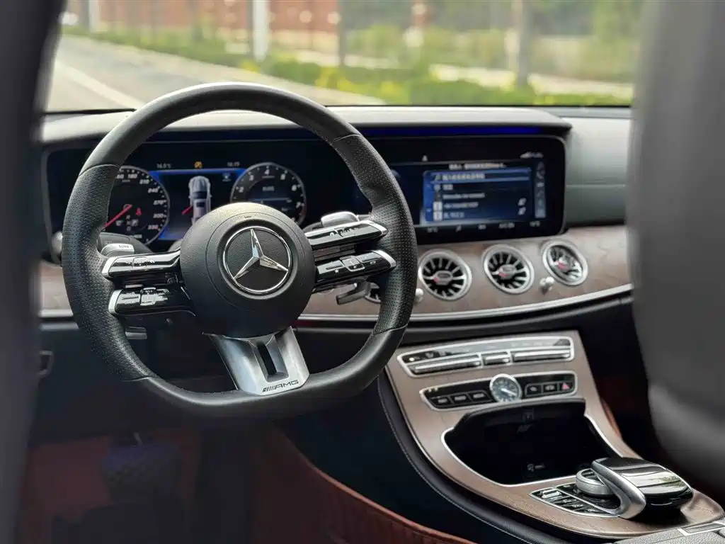 Mercedes-Benz E-Class 2018 E 200 L фото 14