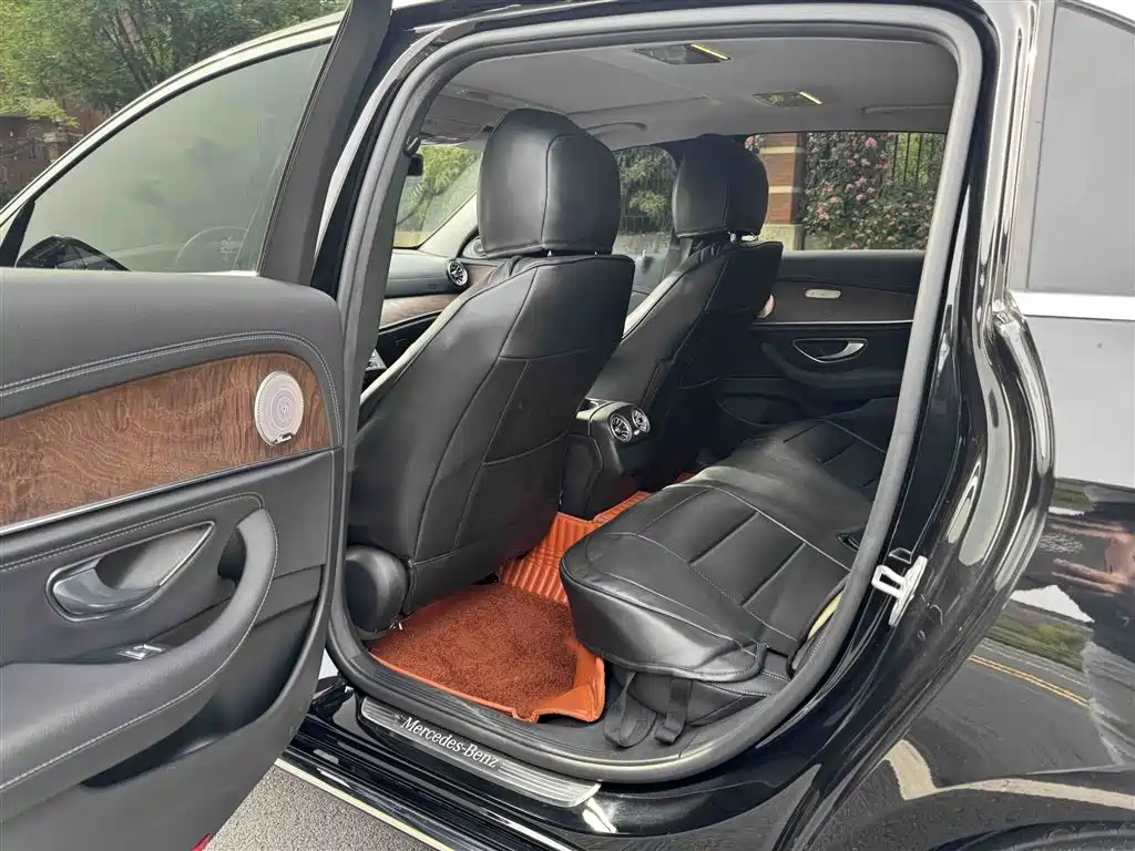 Mercedes-Benz E-Class 2018 E 200 L фото 16