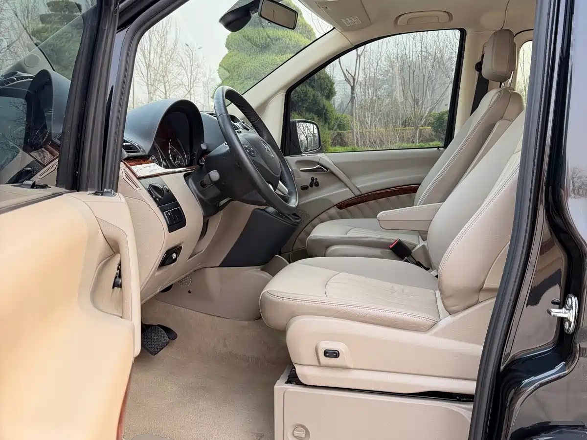 Mercedes-Benz Viano 2013 3.5L Haochi Edition фото 17