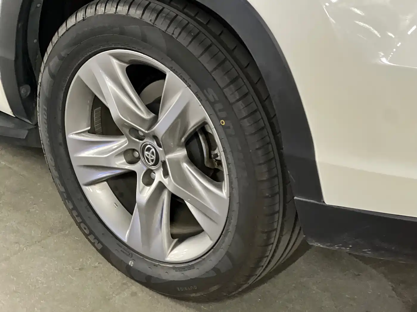 Toyota Highlander 2017 2.0T 4WD Premium 7-Seater фото 44