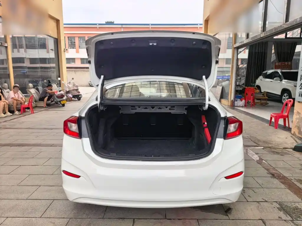 Chevrolet Cruze 2018 2018 320 Automatic Pioneer Sunroof Edition