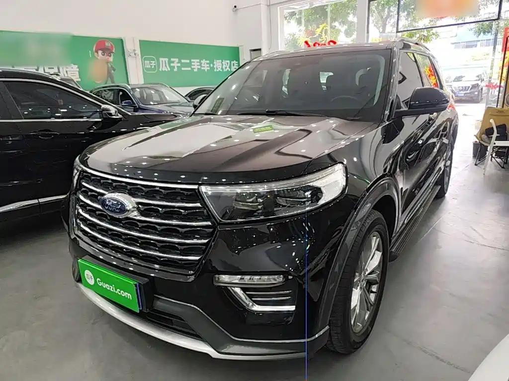 Фото 2 - Ford Explorer