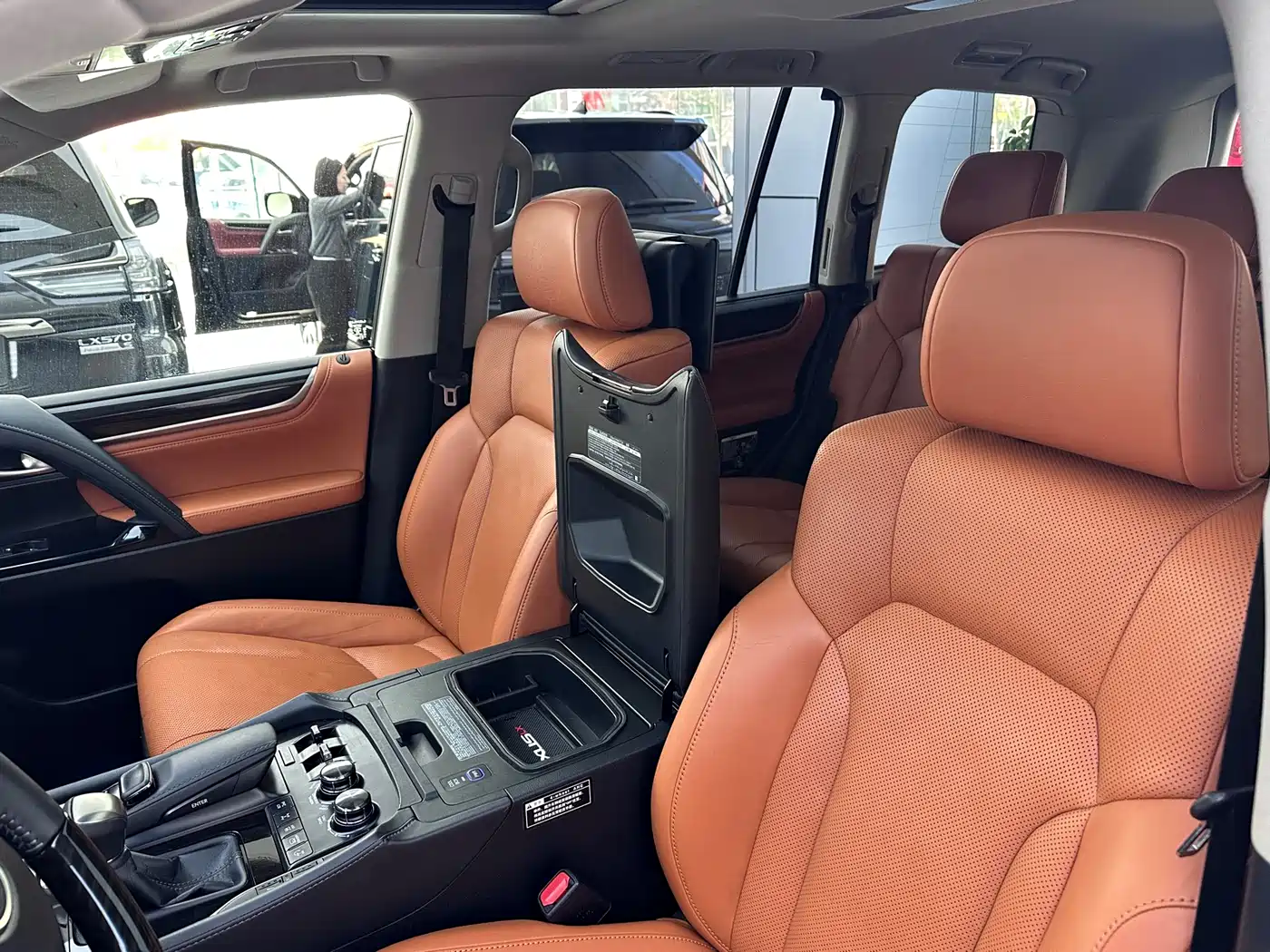 Lexus LX 2017 570 Peak Special Limited Edition фото 15