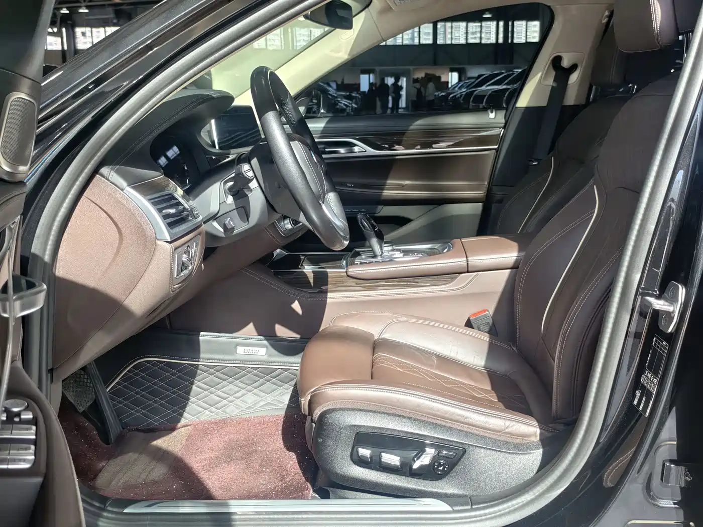 BMW 7 Series 2021 Model 730Li Luxury Package фото 5
