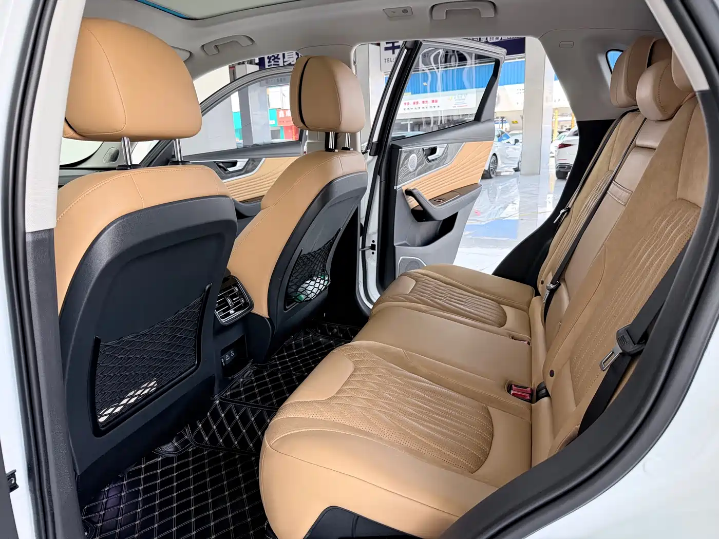 Hongqi HS5 2023 2.0T 4WD Flag Leader Pro фото 6