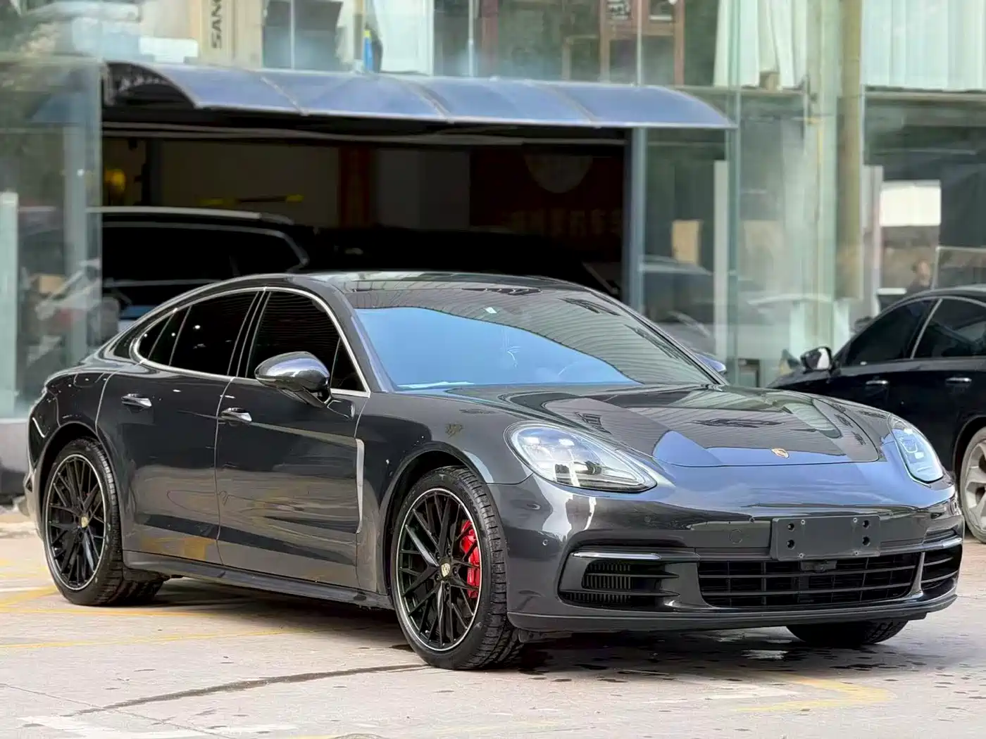PORSCHE PANAMERA