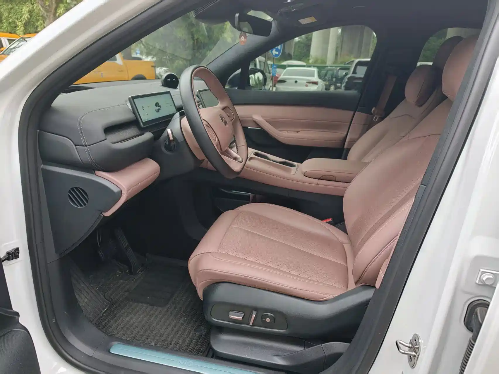 Фото 8 - NIO EC6