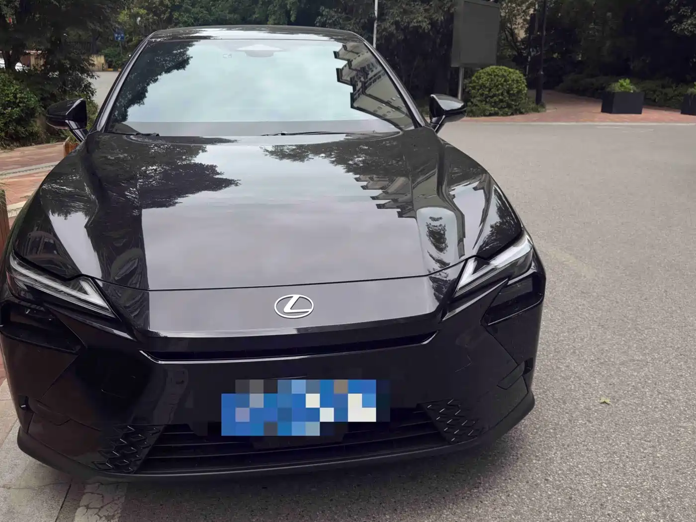 Lexus ES 2026 2025 Model 300h Base Version