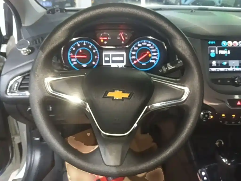 Chevrolet Cruze 2017 2018 320 Automatic Pioneer Sunroof Edition