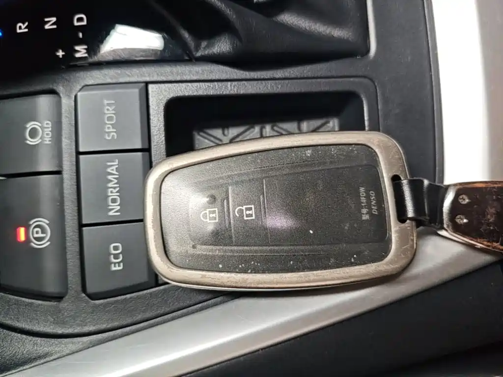 Toyota Wildlander 2024 2023 2.0L CVT FWD Luxury PLUS