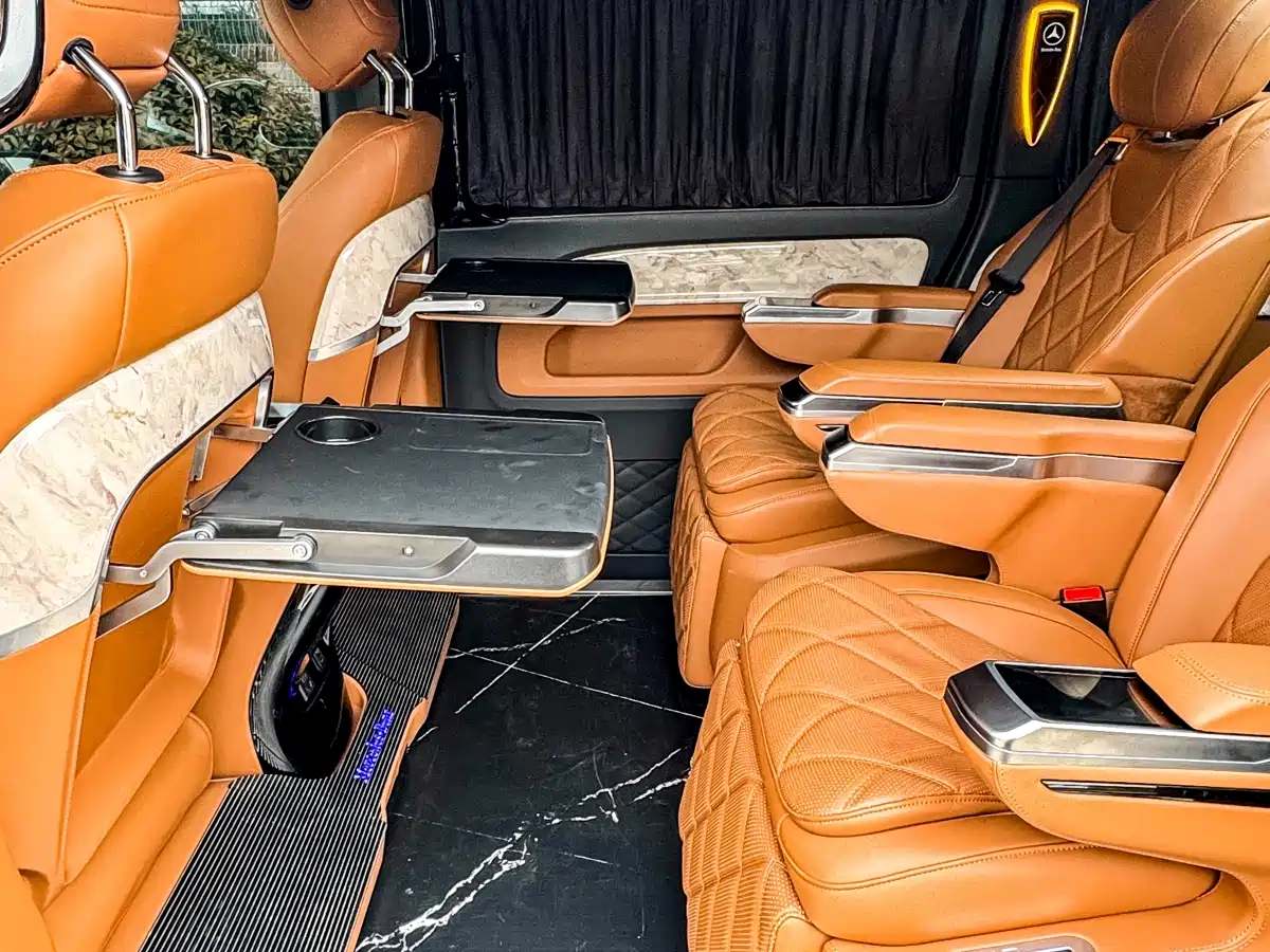 Mercedes-Benz Vito 2023 2.0T Business 7-Seater фото 11