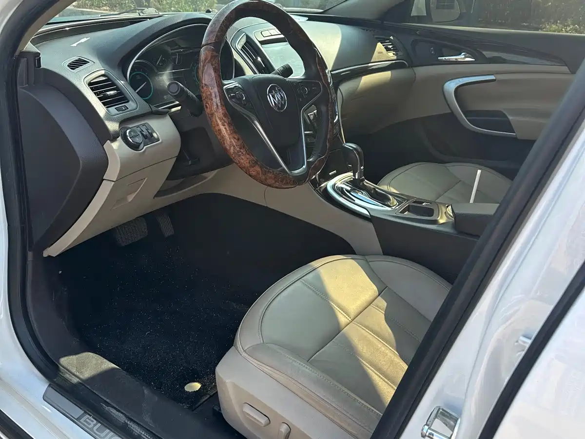 Buick Regal 2015 2.0L Elite Fashion Model фото 4