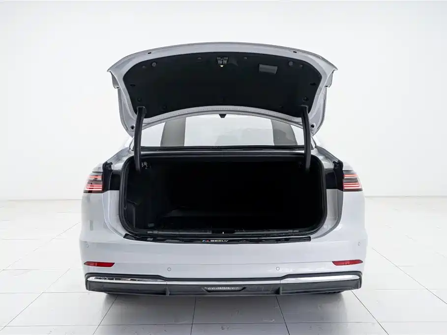 Geely Galaxy Galaxy A7 2025 EM-i фото 14