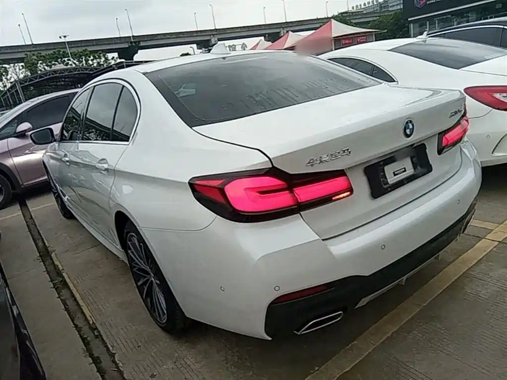 BMW 5 Series 2022 Model Second Facelift 530Li Leading M Sport Package фото 5