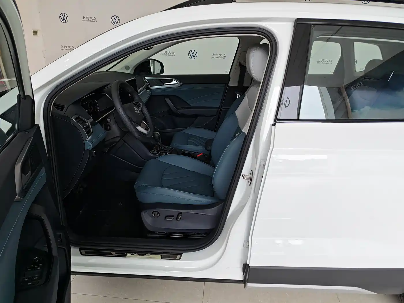 Volkswagen Tharu 2024 300TSI 2WD Moon Premium Edition фото 2