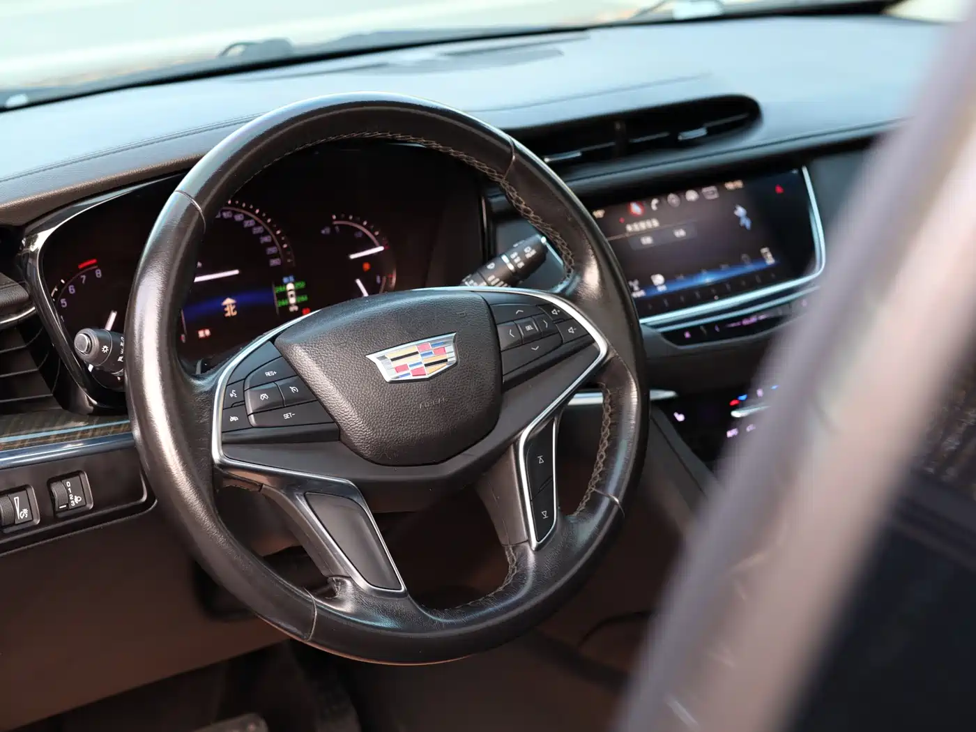 Cadillac XT5 2016 25T Luxury Model фото 17