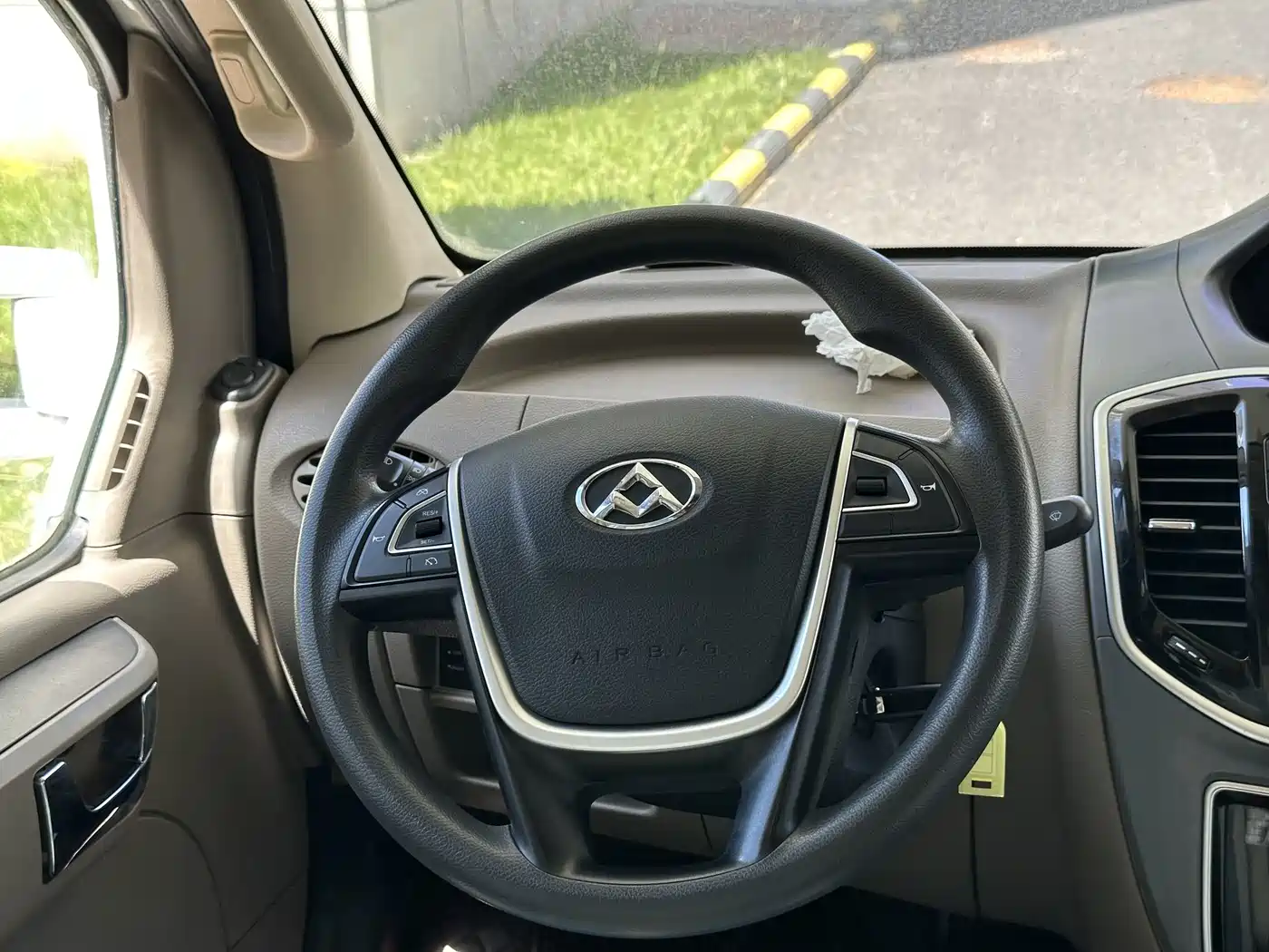 SAIC Maxus Xintu V80 2018 2.5T AMT Elite Short Wheelbase Medium Roof 5-6 Seater фото 11