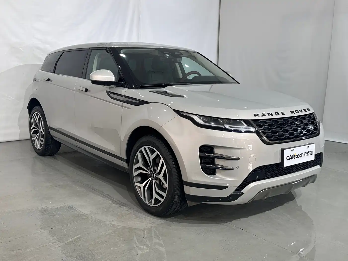 Land Rover Range Rover Evoque 2023 Range Rover Evoque L 249PS Luxury Edition фото 3