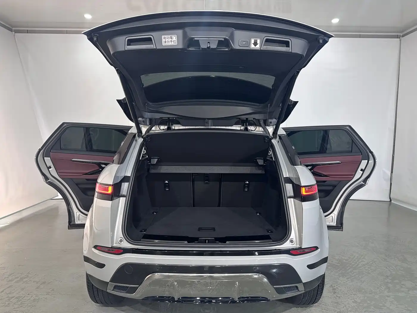 Land Rover Range Rover Evoque 2023 Range Rover Evoque L 249PS Luxury Edition фото 17