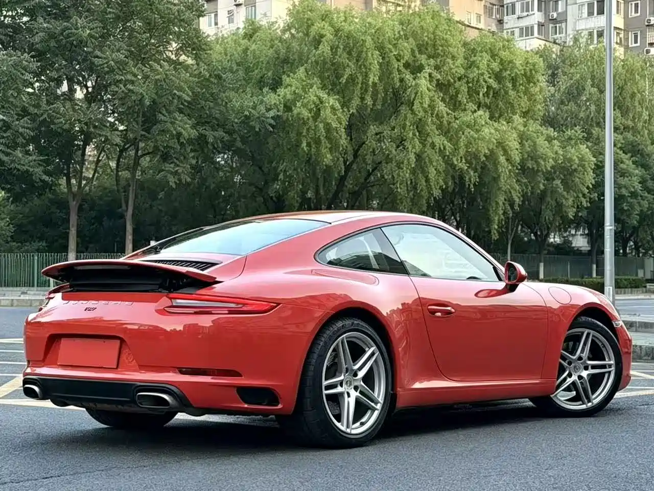 Photo 3 - Porsche 911