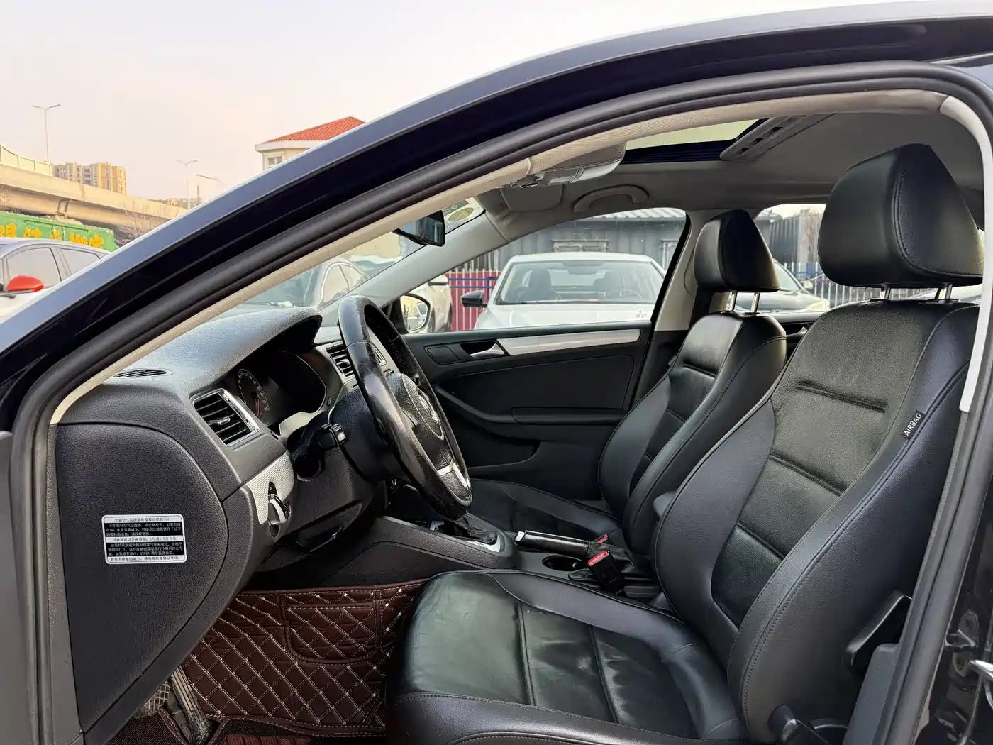 Volkswagen Sagitar 2014 Facelift 1.6L Automatic Comfort фото 4