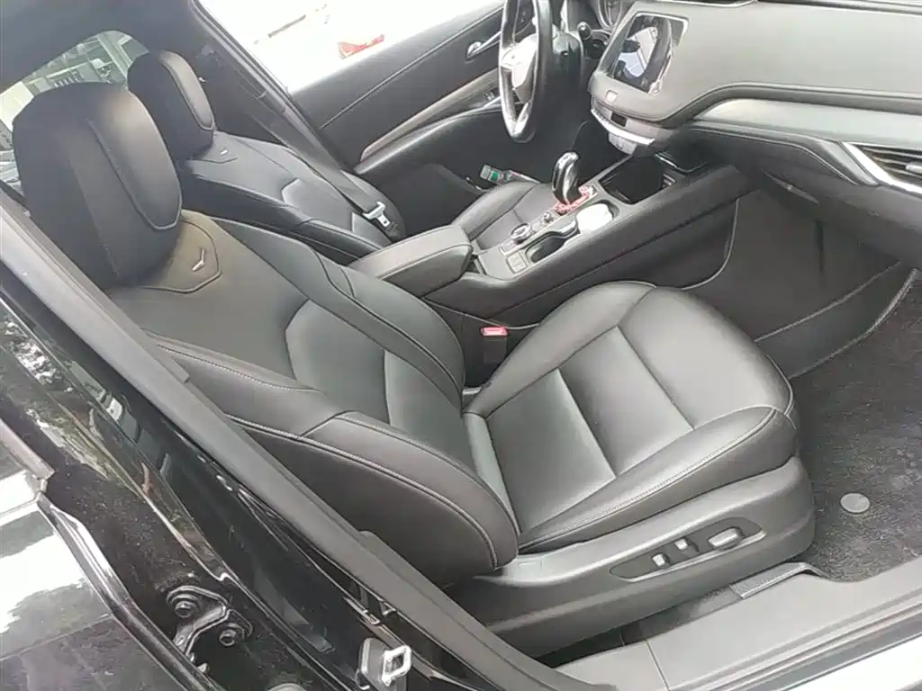 Cadillac XT4 2019 2018 28T FWD Leading Edition