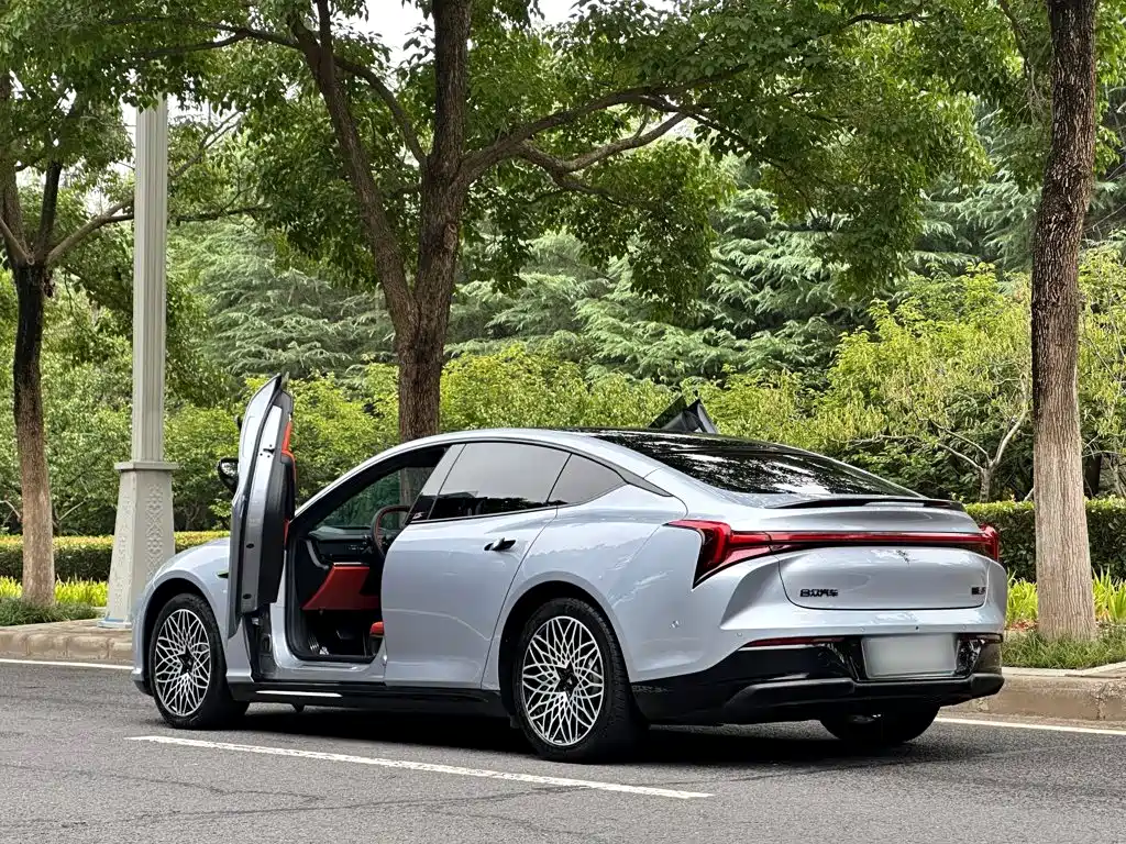Nezha Auto Nezha S 2024 2022 Pure Electric 650km AWD Prestige Edition