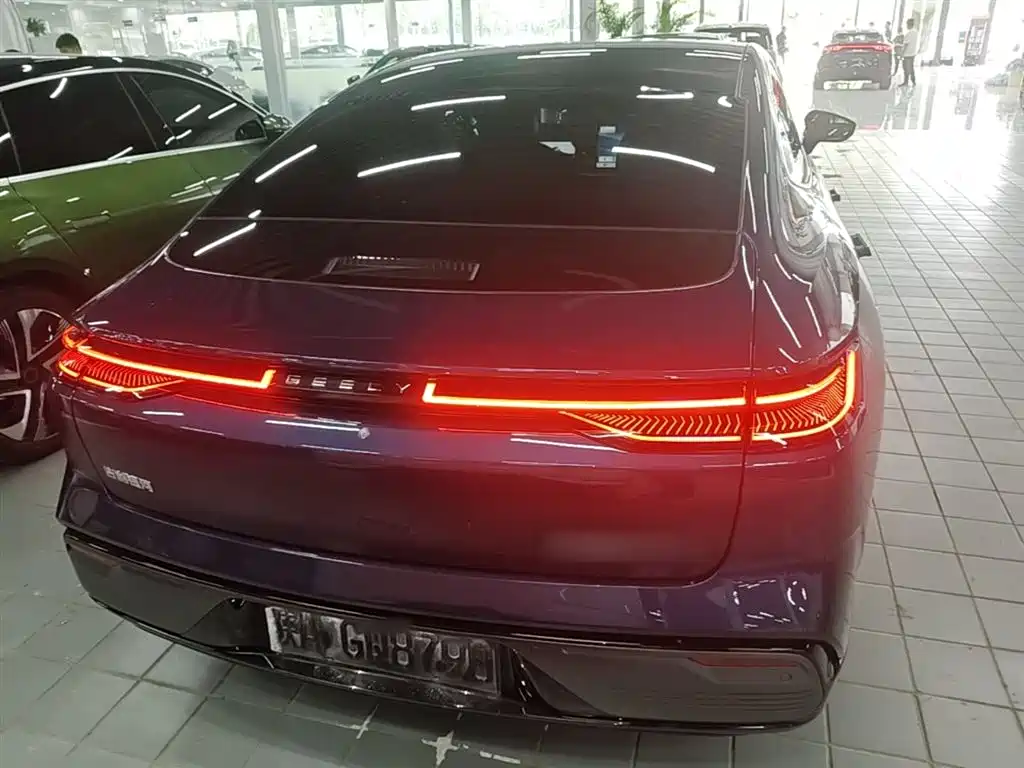 Geely Galaxy Galaxy Xingyao 8 2025 130km EM-P Starship Edition фото 6