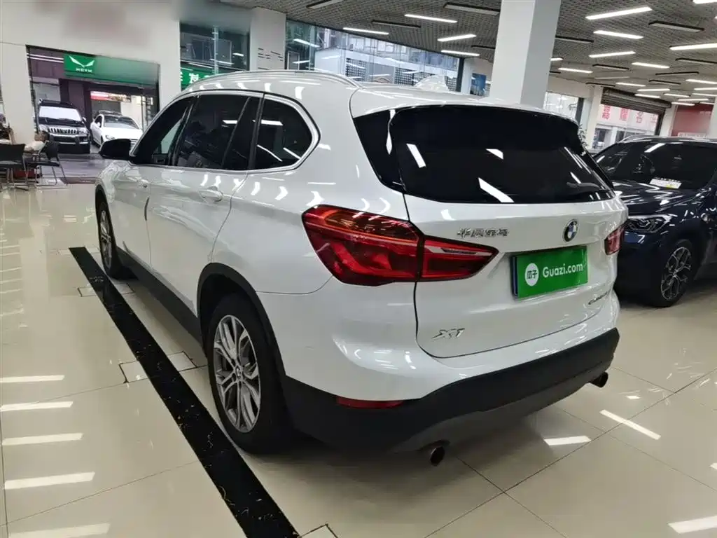 BMW X1 2019 sDrive20Li Leading Model фото 5