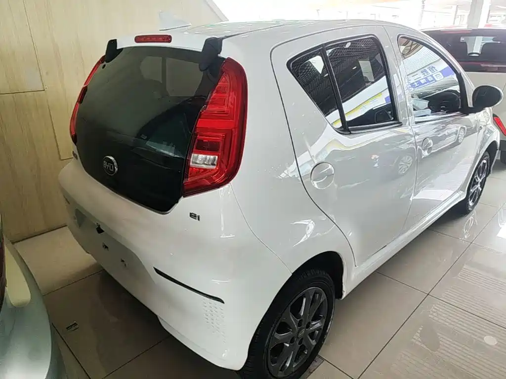Фото 7 - BYD e1