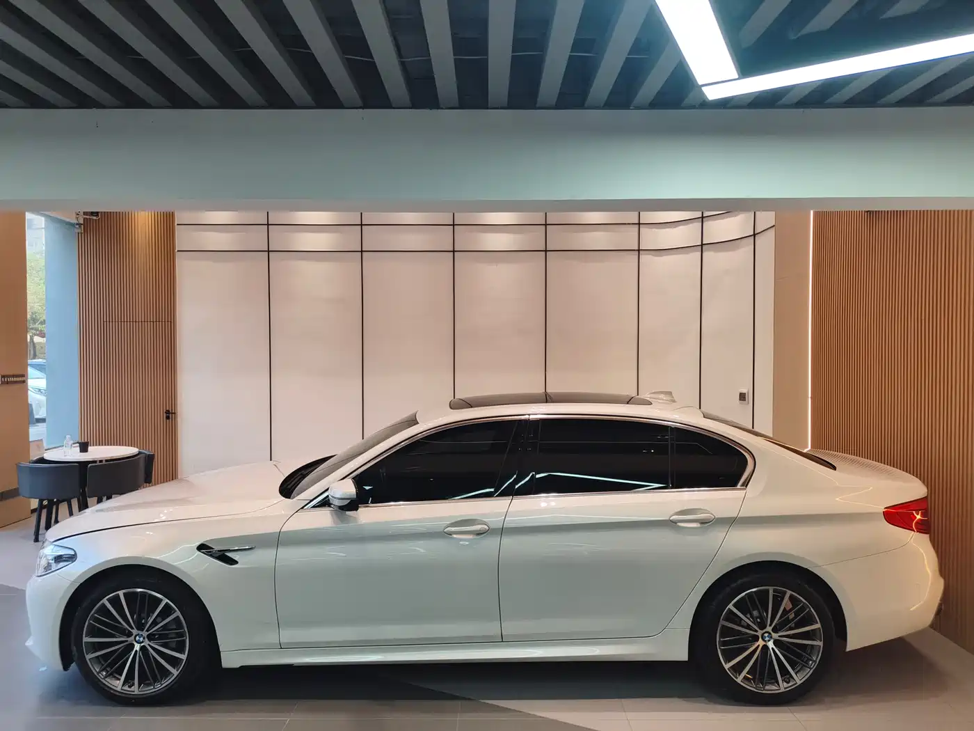 BMW 5 Series 2020 530Li Exclusive M Sport Package фото 4