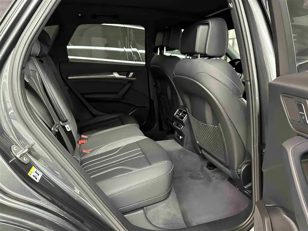 Audi Q5L 2024 Model 40 TFSI Luxury Dynamic фото 10